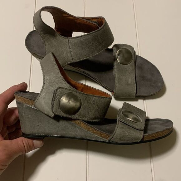 TAOS, wedge sandals, size 8. (41). Slightly used - Picture 1 of 13